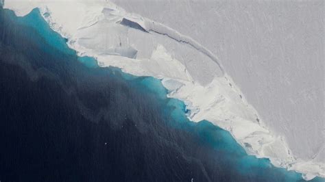 crystal city antarctica|NASA Found a Giant Underground Cavern in Antarctica Almost .